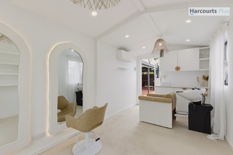 Photo - 18 Riddoch Crescent, Woodcroft SA 5162 - Image 18