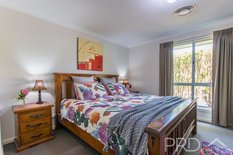 Photo - 18 Ridge Street, Tumut NSW 2720 - Image 8