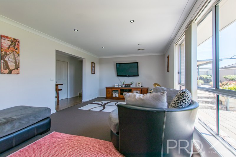 Photo - 18 Ridge Street, Tumut NSW 2720 - Image 11