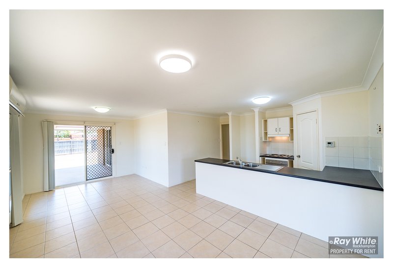 Photo - 18 Riley Drive, Gracemere QLD 4702 - Image 5