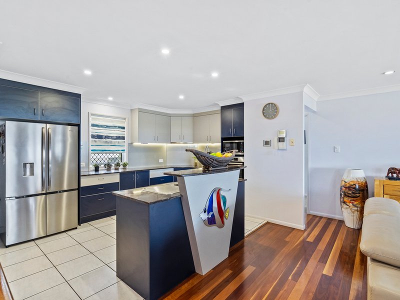 Photo - 18 Ringara Street, Manly West QLD 4179 - Image 6