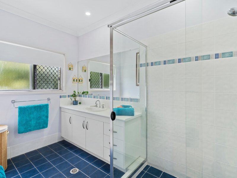 Photo - 18 Ringara Street, Manly West QLD 4179 - Image 17