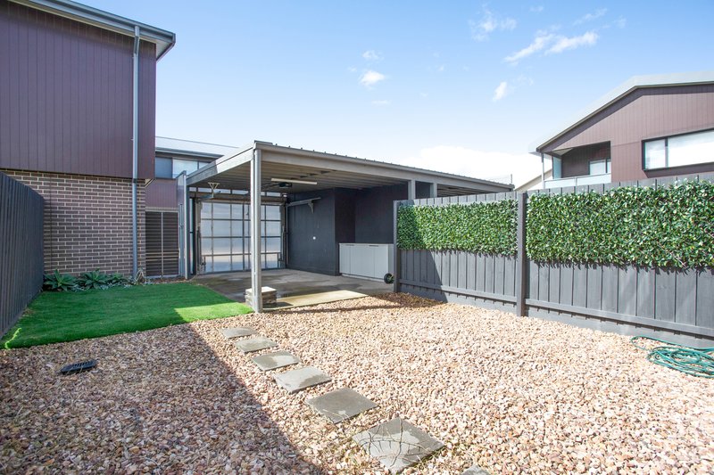 Photo - 18 River Rose Street, Greenvale VIC 3059 - Image 7