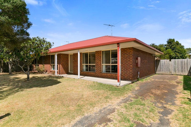 18 Robert Drive, Cowes VIC 3922