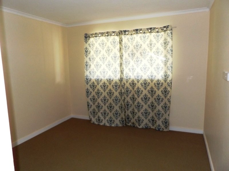 Photo - 18 Roberta St , Kingaroy QLD 4610 - Image 7