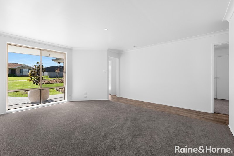 Photo - 18 Robinia Way, Worrigee NSW 2540 - Image 2