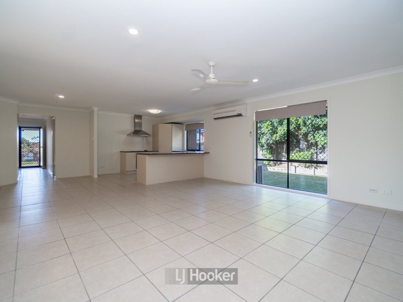 Photo - 18 Robur Street, Marsden QLD 4132 - Image 5