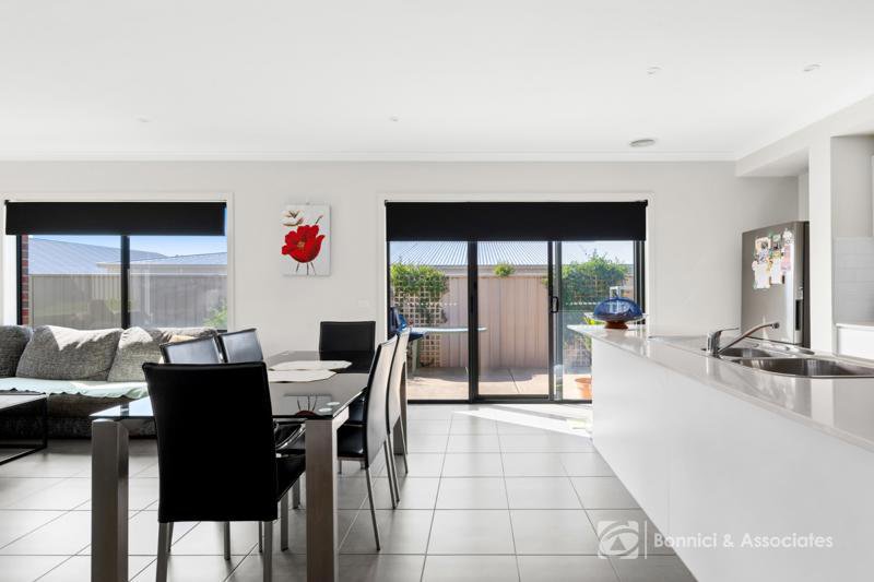 Photo - 18 Rogers Avenue, Wodonga VIC 3690 - Image 7