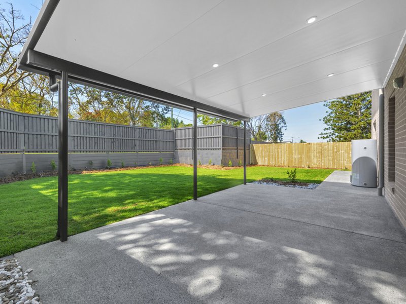 Photo - 18 Rookery Crescent, Bridgeman Downs QLD 4035 - Image 3