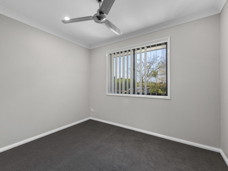 Photo - 18 Rookery Crescent, Bridgeman Downs QLD 4035 - Image 15