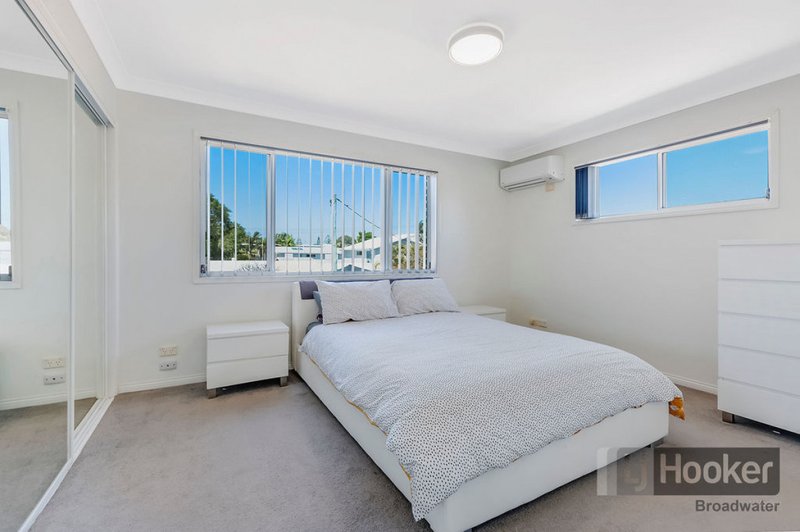 Photo - 1/8 Rosalind Avenue, Paradise Point QLD 4216 - Image 9