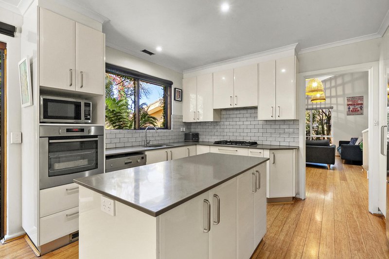 Photo - 18 Rosebery Street, Fisher ACT 2611 - Image 3