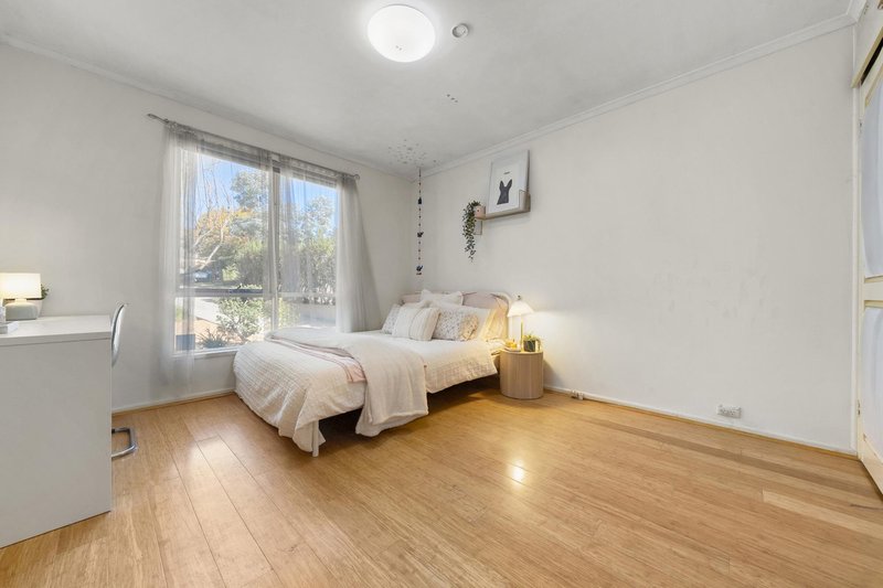 Photo - 18 Rosebery Street, Fisher ACT 2611 - Image 8