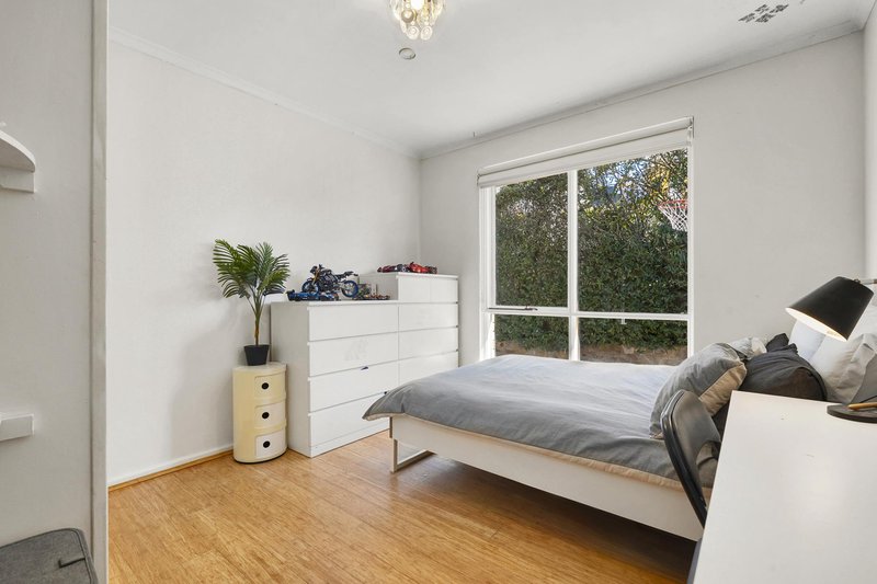 Photo - 18 Rosebery Street, Fisher ACT 2611 - Image 9