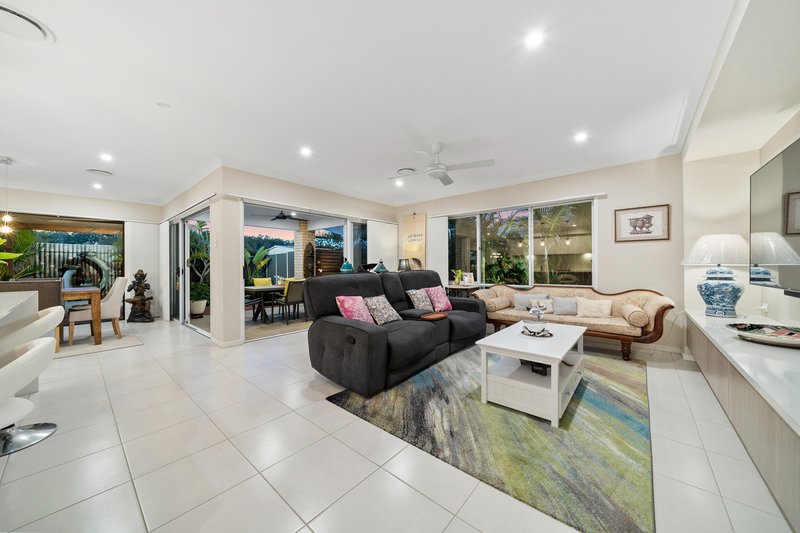 Photo - 18 Rosella Drive, Bahrs Scrub QLD 4207 - Image 10