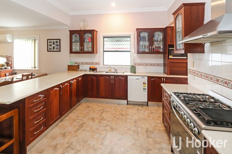 Photo - 18 Rosslyn Street, Inverell NSW 2360 - Image 2