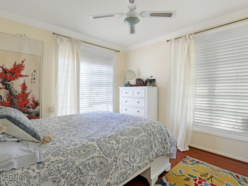 Photo - 18 Roycroft Ave , Mount Warrigal NSW 2528 - Image 7