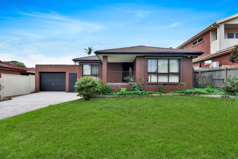 Photo - 18 Roycroft Avenue, Mill Park VIC 3082 - Image 2