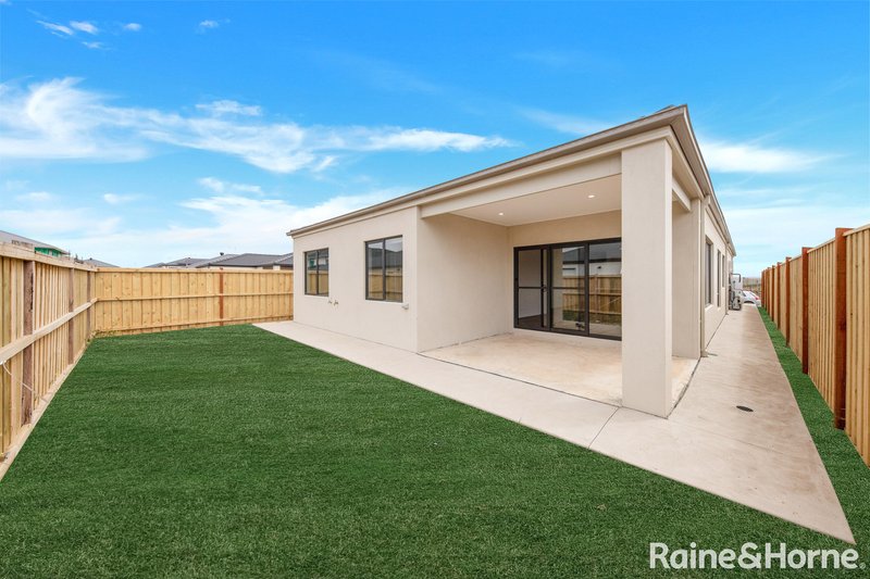 Photo - 18 Safrano Street, Tarneit VIC 3029 - Image 16