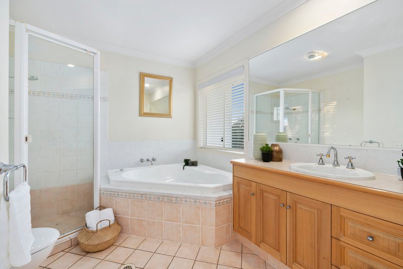 Photo - 18 Saint Ives Drive, Robina QLD 4226 - Image 21