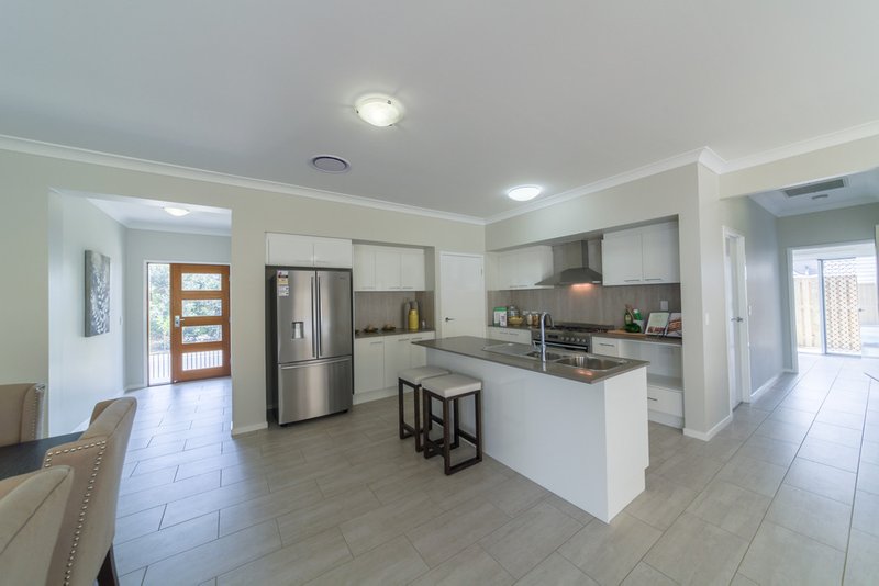 Photo - 18 Sandalwood Crescent, Griffin QLD 4503 - Image 3