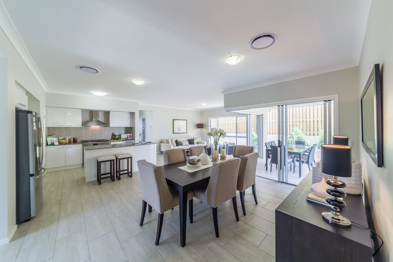 Photo - 18 Sandalwood Crescent, Griffin QLD 4503 - Image 4