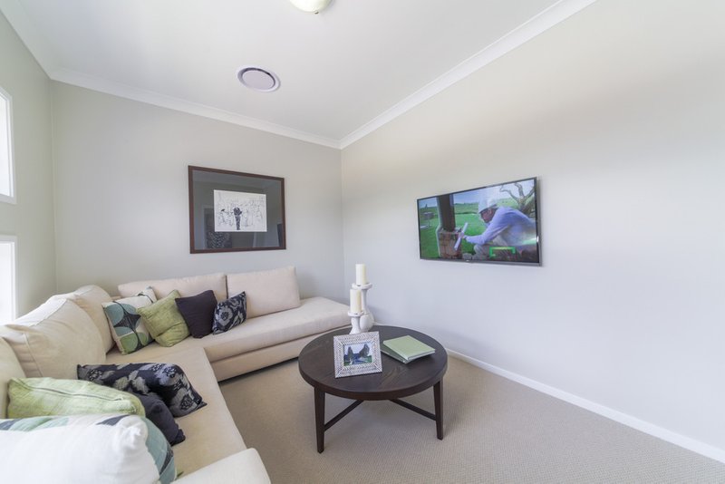 Photo - 18 Sandalwood Crescent, Griffin QLD 4503 - Image 14