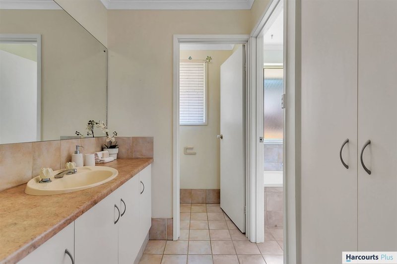 Photo - 18 Sandpiper Terrace, Hallett Cove SA 5158 - Image 12