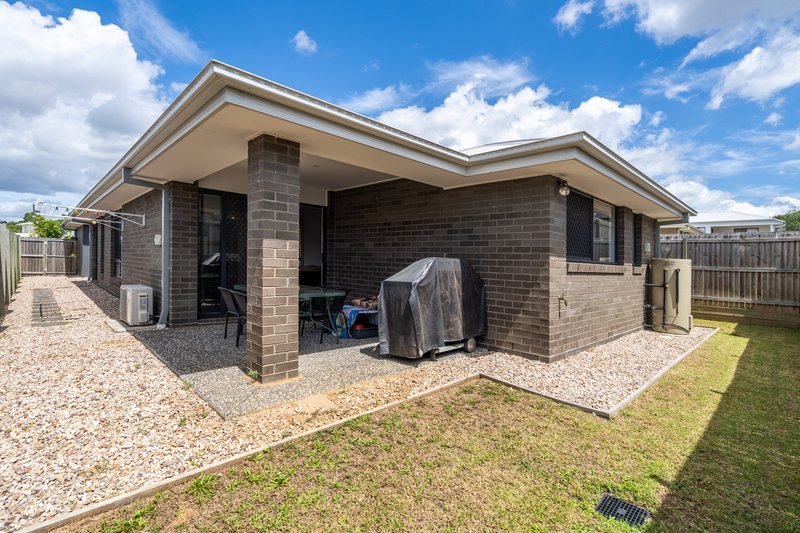 Photo - 18 Sapphire Street, Park Ridge QLD 4125 - Image 16