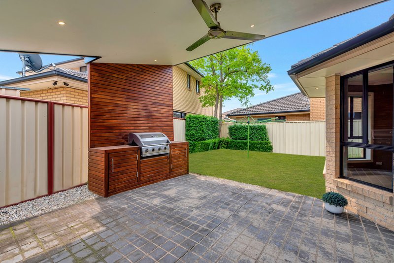 Photo - 18 Sarah Hollands Drive, Horningsea Park NSW 2171 - Image 14