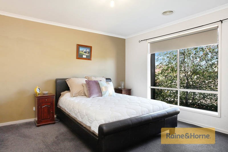 Photo - 18 Scarlet Oak Avenue, Melton West VIC 3337 - Image 10