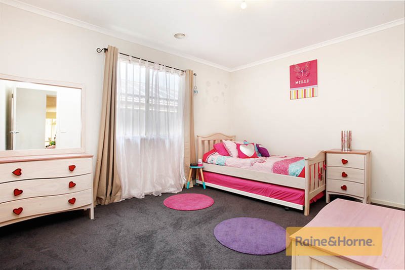 Photo - 18 Scarlet Oak Avenue, Melton West VIC 3337 - Image 11