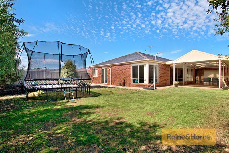 Photo - 18 Scarlet Oak Avenue, Melton West VIC 3337 - Image 15