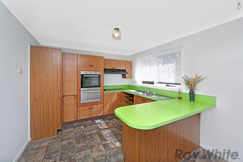 Photo - 18 Scenic Drive, Budgewoi NSW 2262 - Image 4