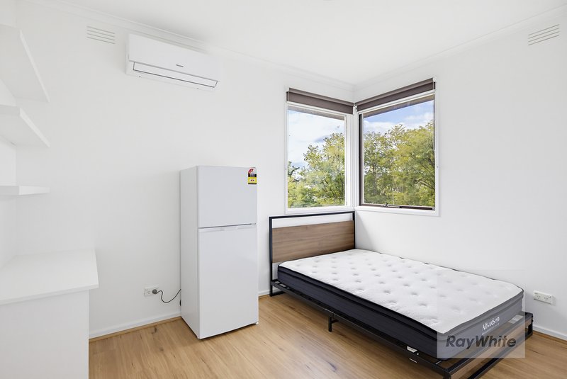 Photo - 18 Scott Grove, Kingsbury VIC 3083 - Image 4