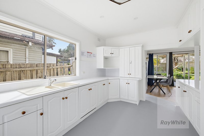 Photo - 18 Scott Grove, Kingsbury VIC 3083 - Image 6