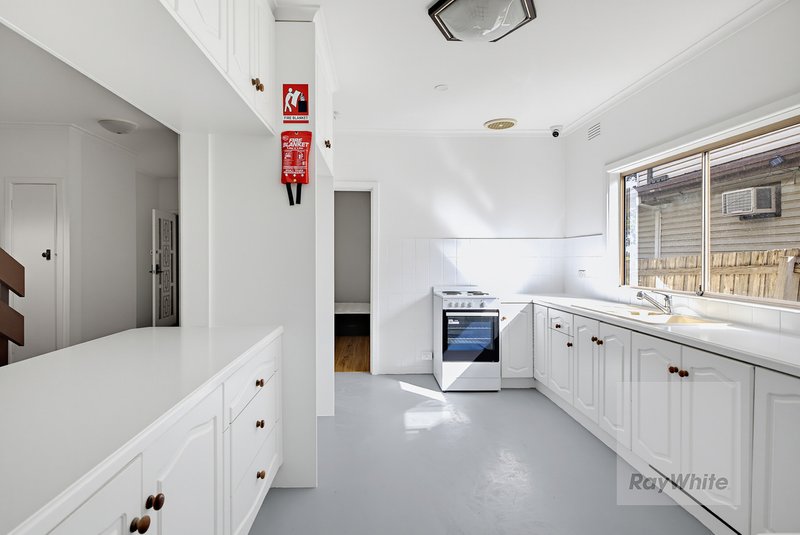 Photo - 18 Scott Grove, Kingsbury VIC 3083 - Image 8