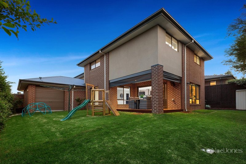 Photo - 18 Scurry Drive, Croydon VIC 3136 - Image 3