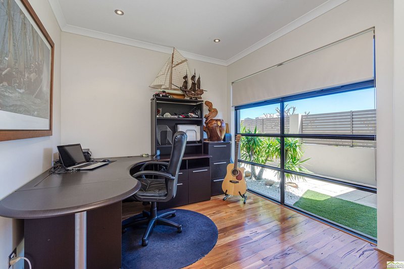 Photo - 18 Seafarer Way, Jindalee WA 6036 - Image 5