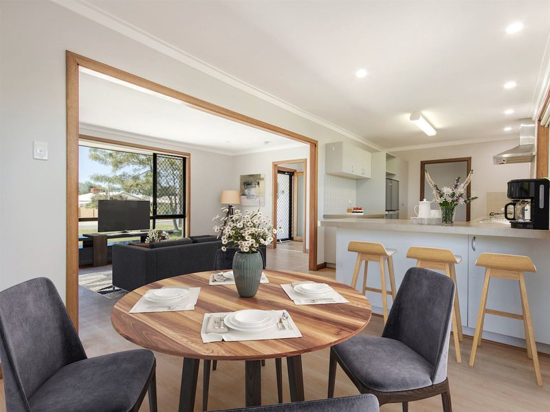 Photo - 18 Seahaven Street, Safety Bay WA 6169 - Image 6