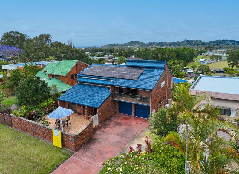 18 Seaview Parade, Elanora QLD 4221