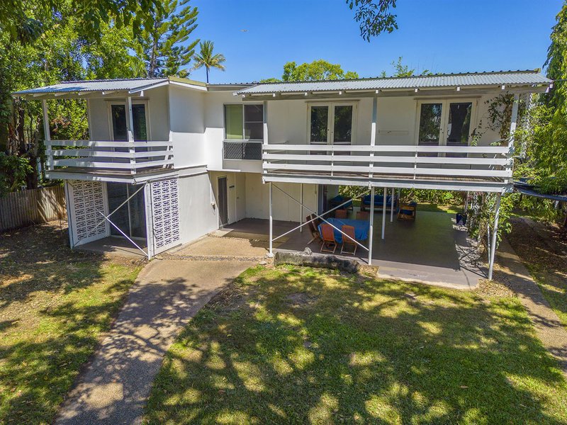 Photo - 18 Seaward Crescent, Pallarenda QLD 4810 - Image 2