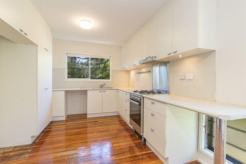 Photo - 18 Seaward Crescent, Pallarenda QLD 4810 - Image 4