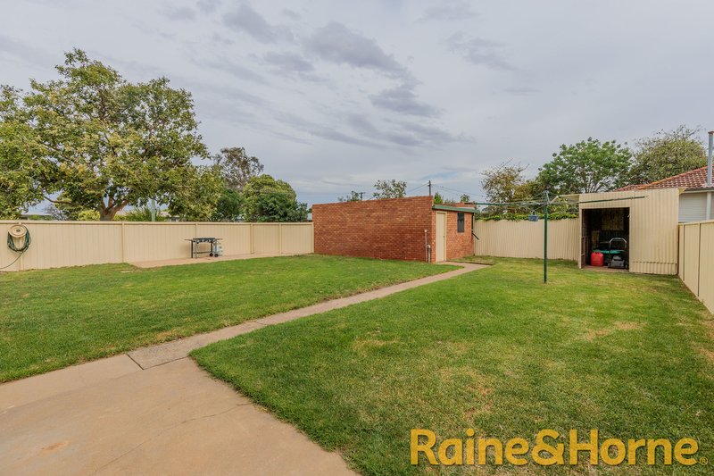 Photo - 18 Second Avenue, Narromine NSW 2821 - Image 14