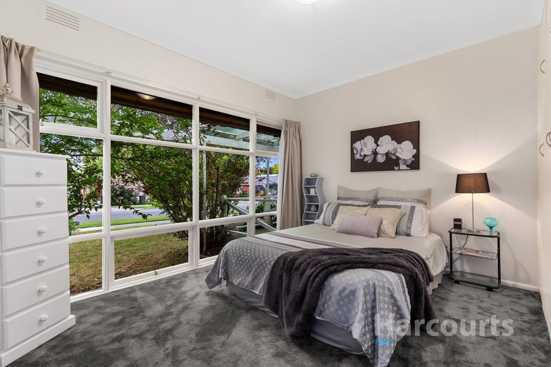 Photo - 18 Selkirk Avenue, Wantirna VIC 3152 - Image 7