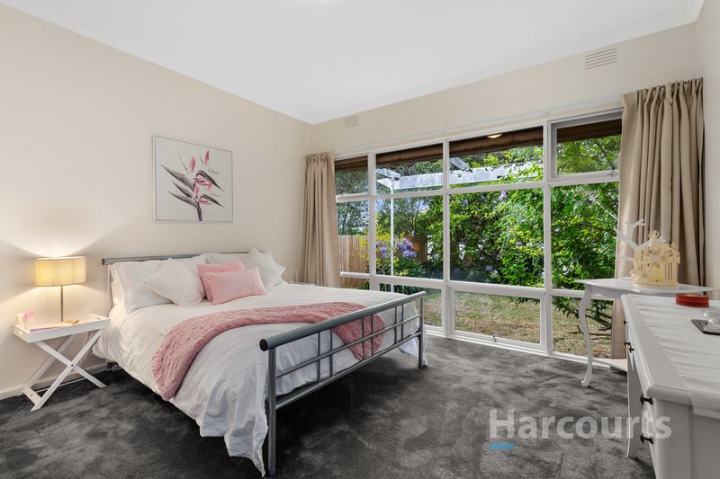 Photo - 18 Selkirk Avenue, Wantirna VIC 3152 - Image 9