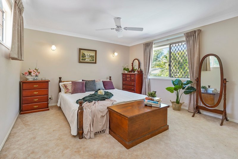 Photo - 18 Selkirk Crescent, Ferny Grove QLD 4055 - Image 11