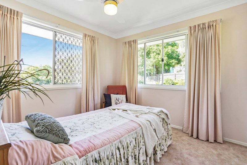 Photo - 18 Selkirk Crescent, Ferny Grove QLD 4055 - Image 14