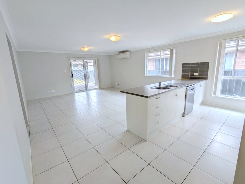 Photo - 18 Sellers Avenue, Rutherford NSW 2320 - Image 4