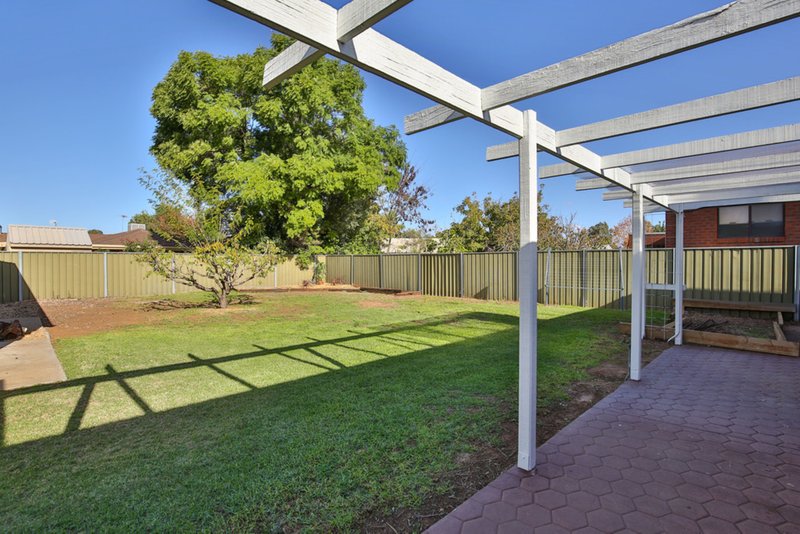 Photo - 18 Semmens Crescent, Mildura VIC 3500 - Image 10